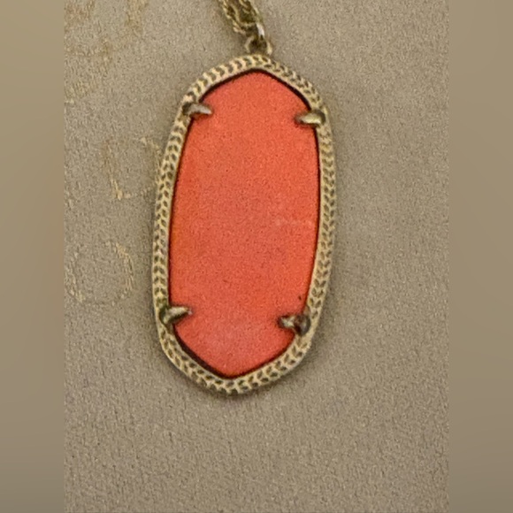 Kendra Scott Reid Necklace Bright Coral Color Faceted Pendant Goldtone Chain. - Picture 5 of 5